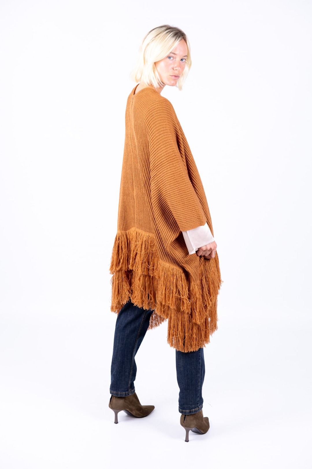 Surkana - Poncho con spilla e frange