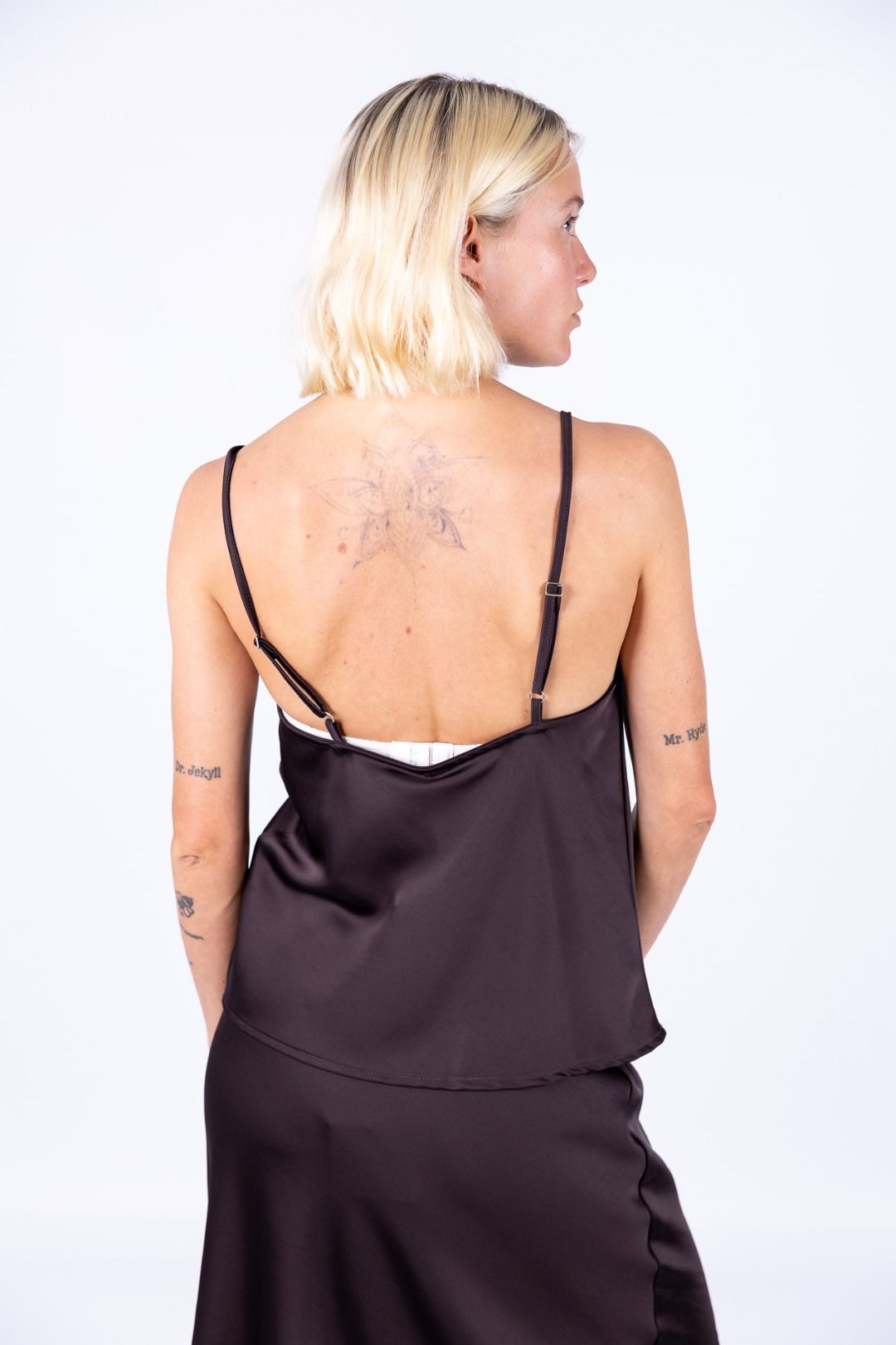 Tensione in - Top pizzo con spallino
