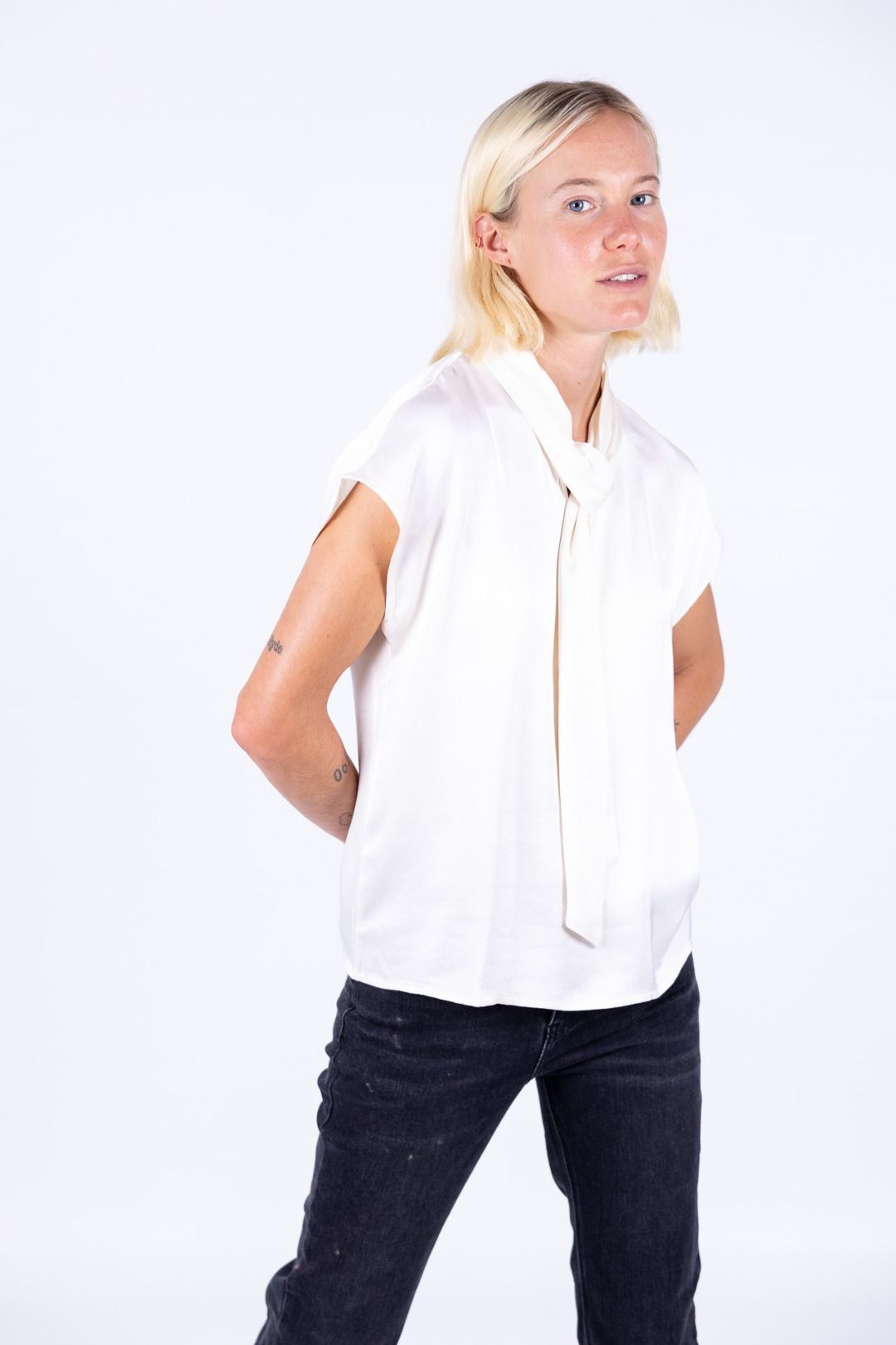 Susy Mix - Blusa con collo cravatta