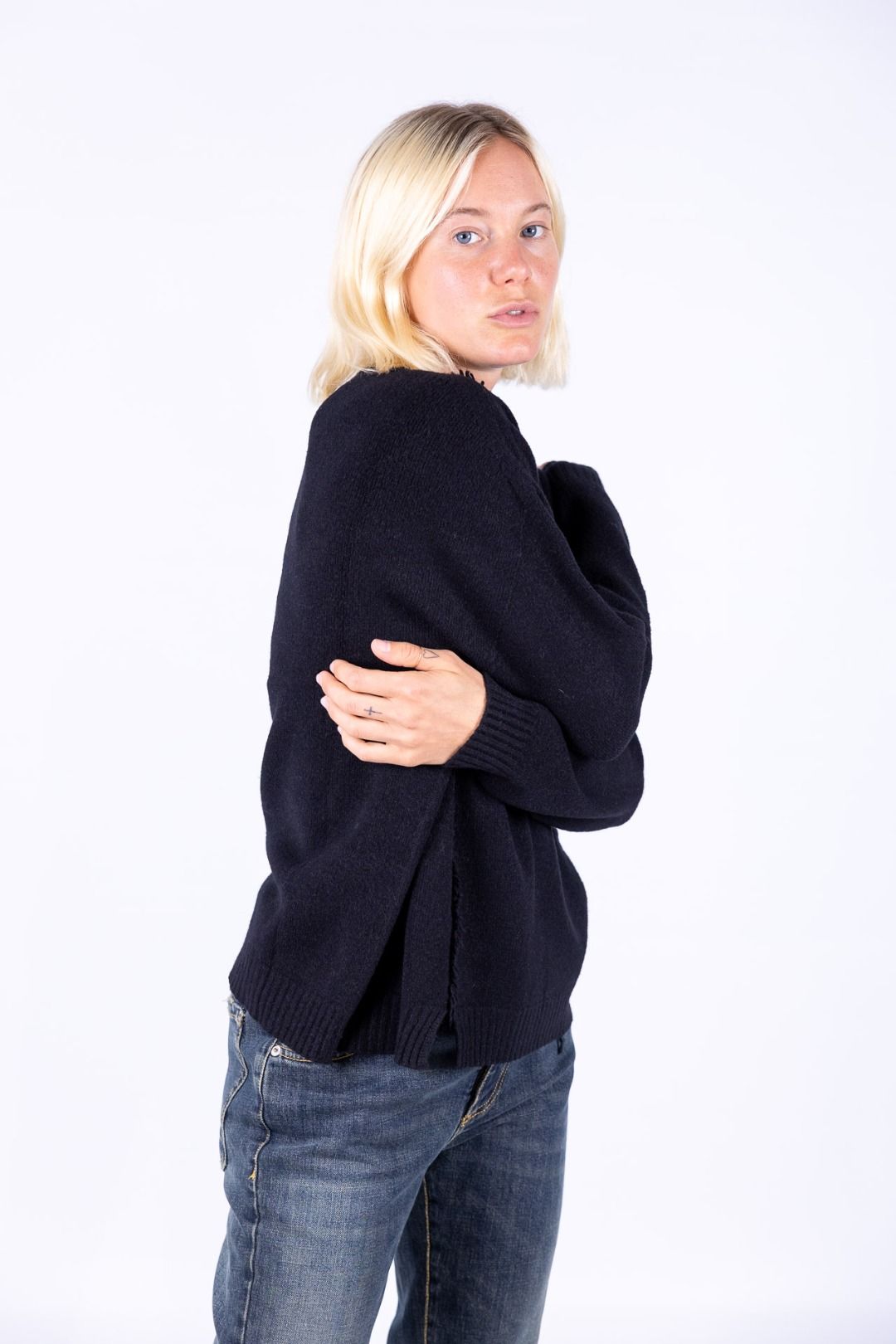 Arvs - Maglia barchetta con frangia verticale