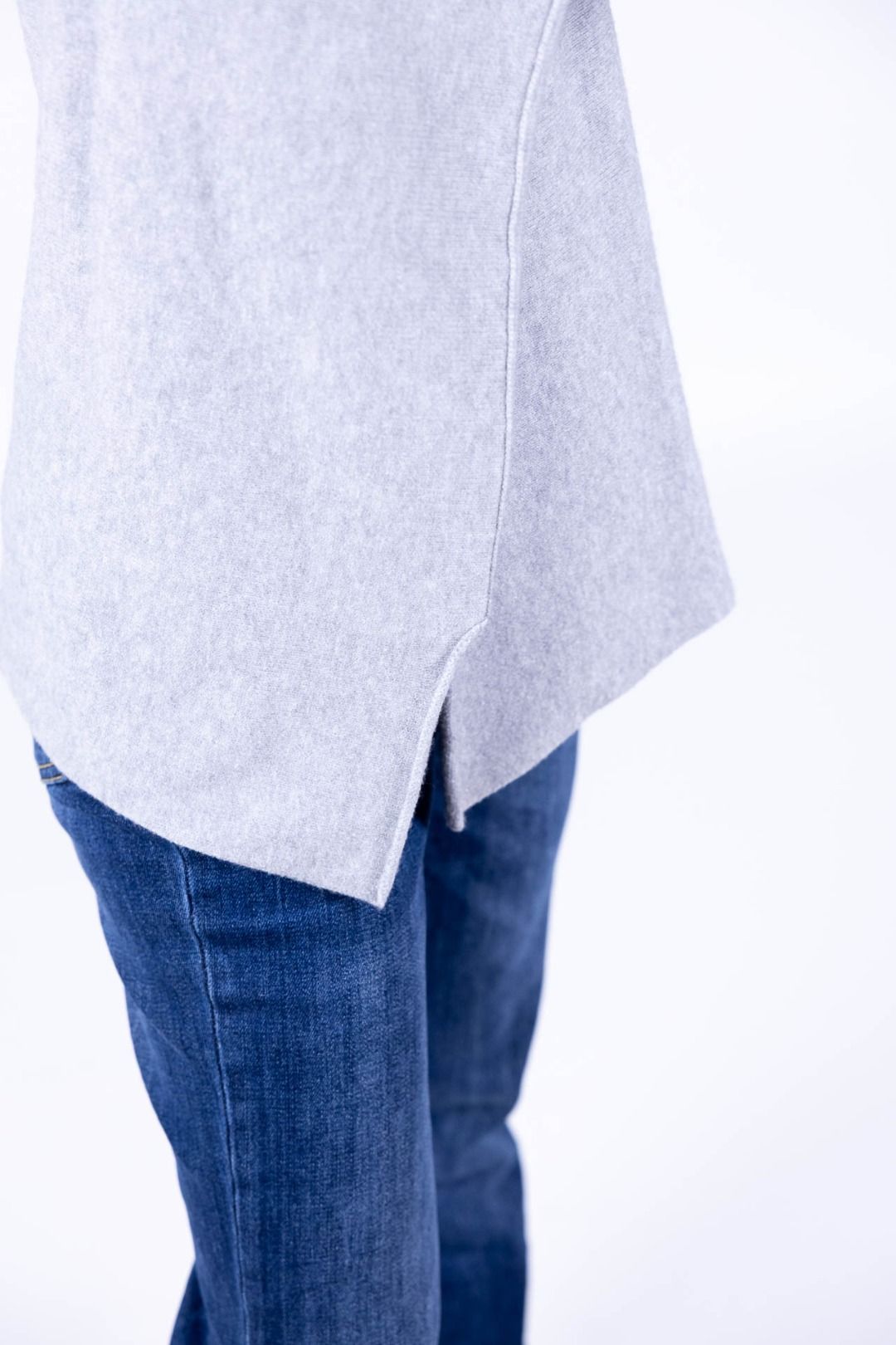 Arvs - Maglia Over viscosa con spacchi laterali