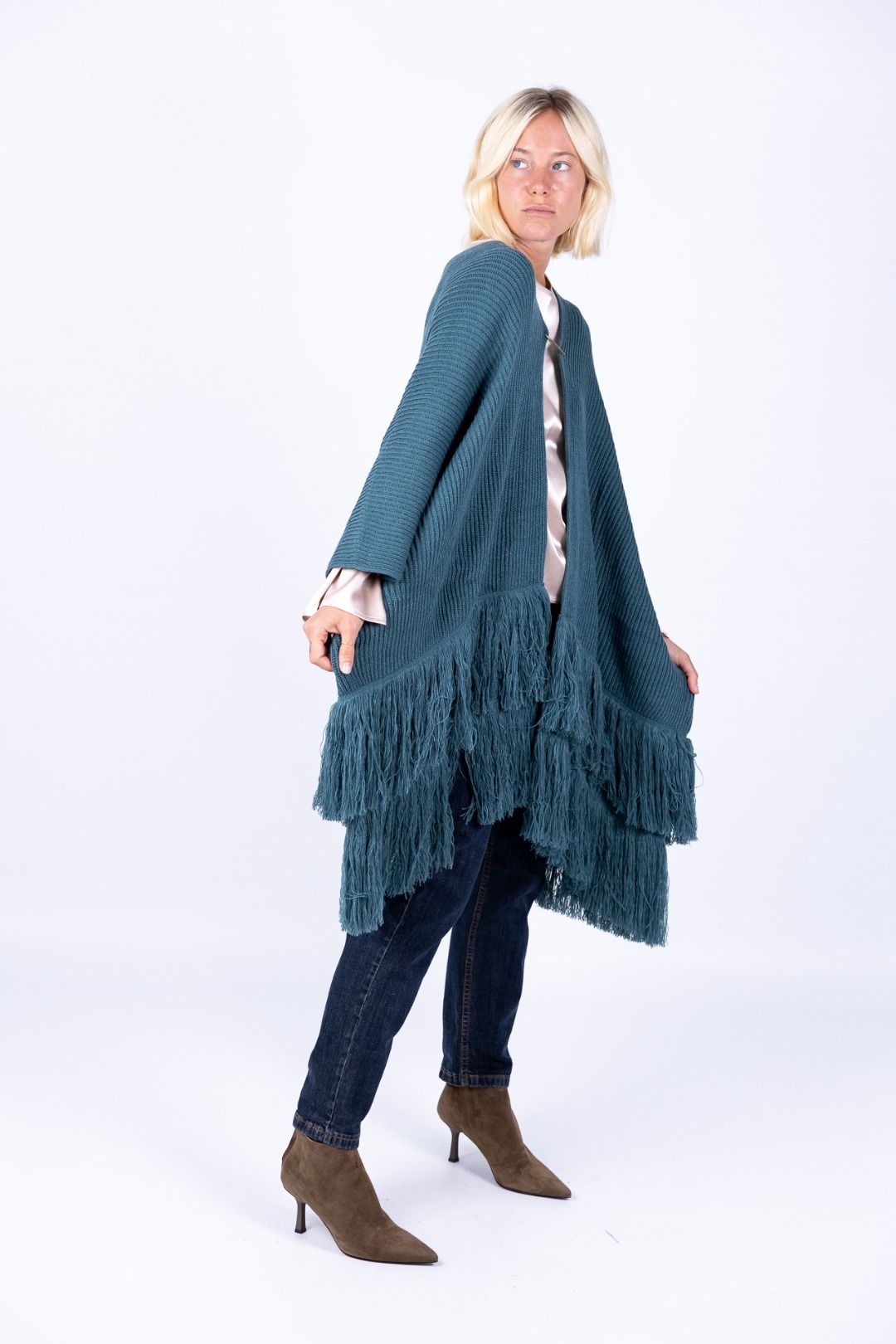 Surkana - Poncho con spilla e frange