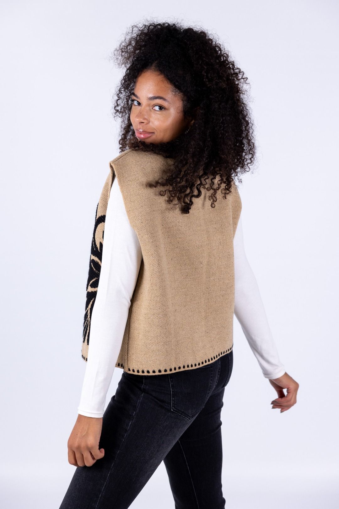 Tensione in - Gilet ricamo