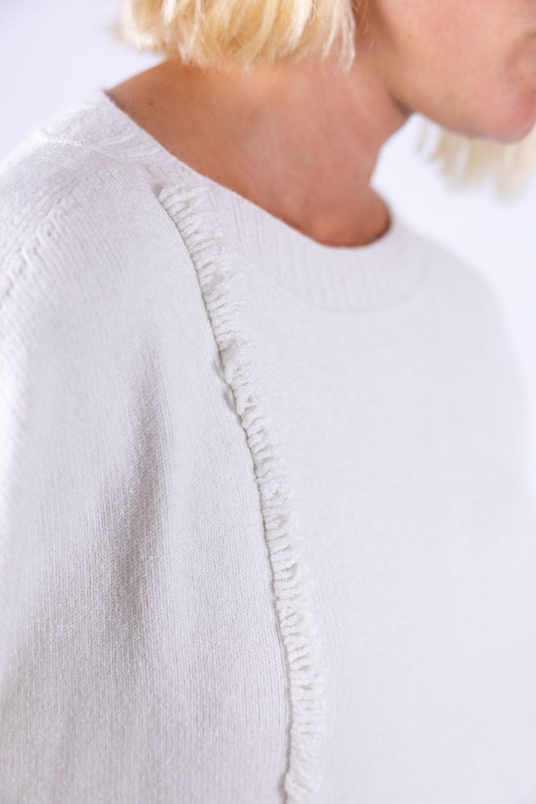 Arvs - Maglia barchetta con frangia verticale