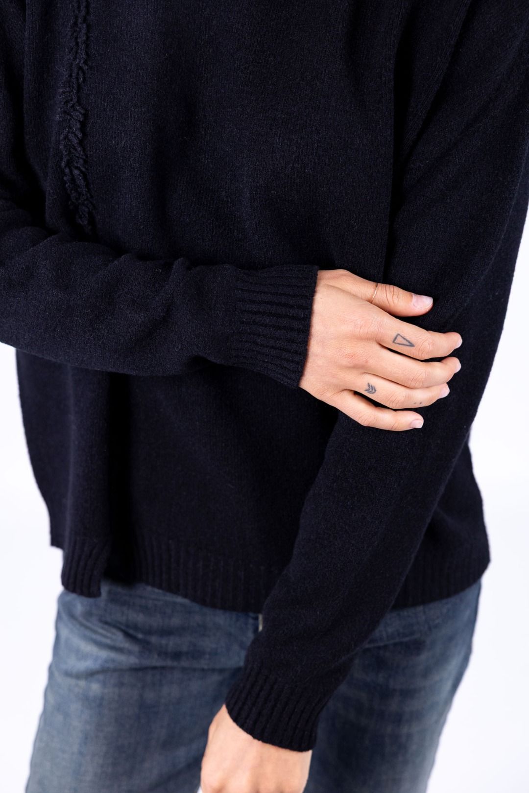 Arvs - Maglia barchetta con frangia verticale