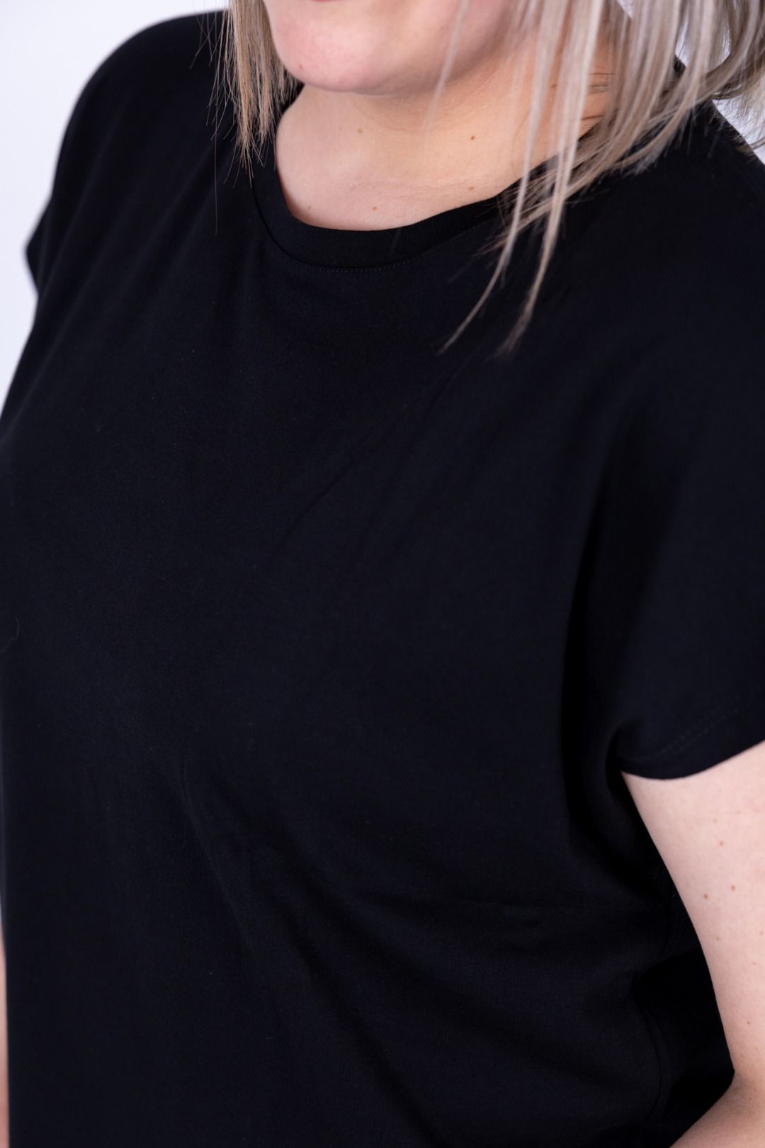 Susy Star - T-shirt scollo madonna