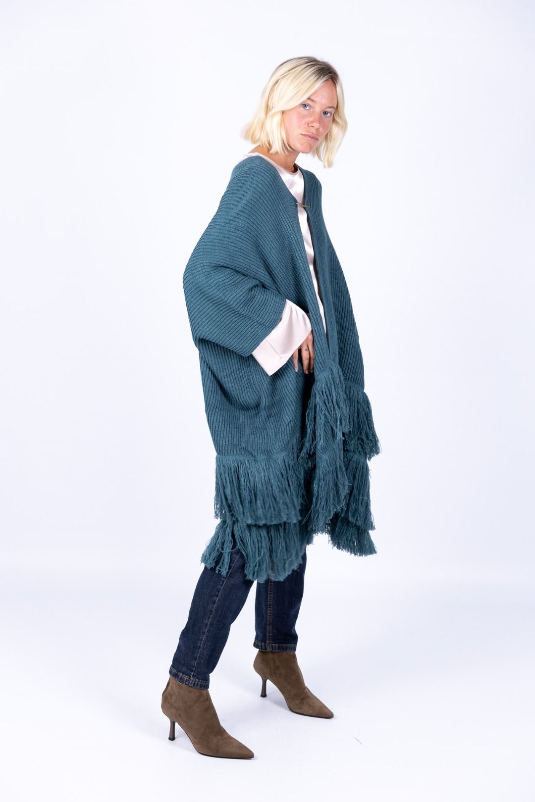 Surkana - Poncho con spilla e frange