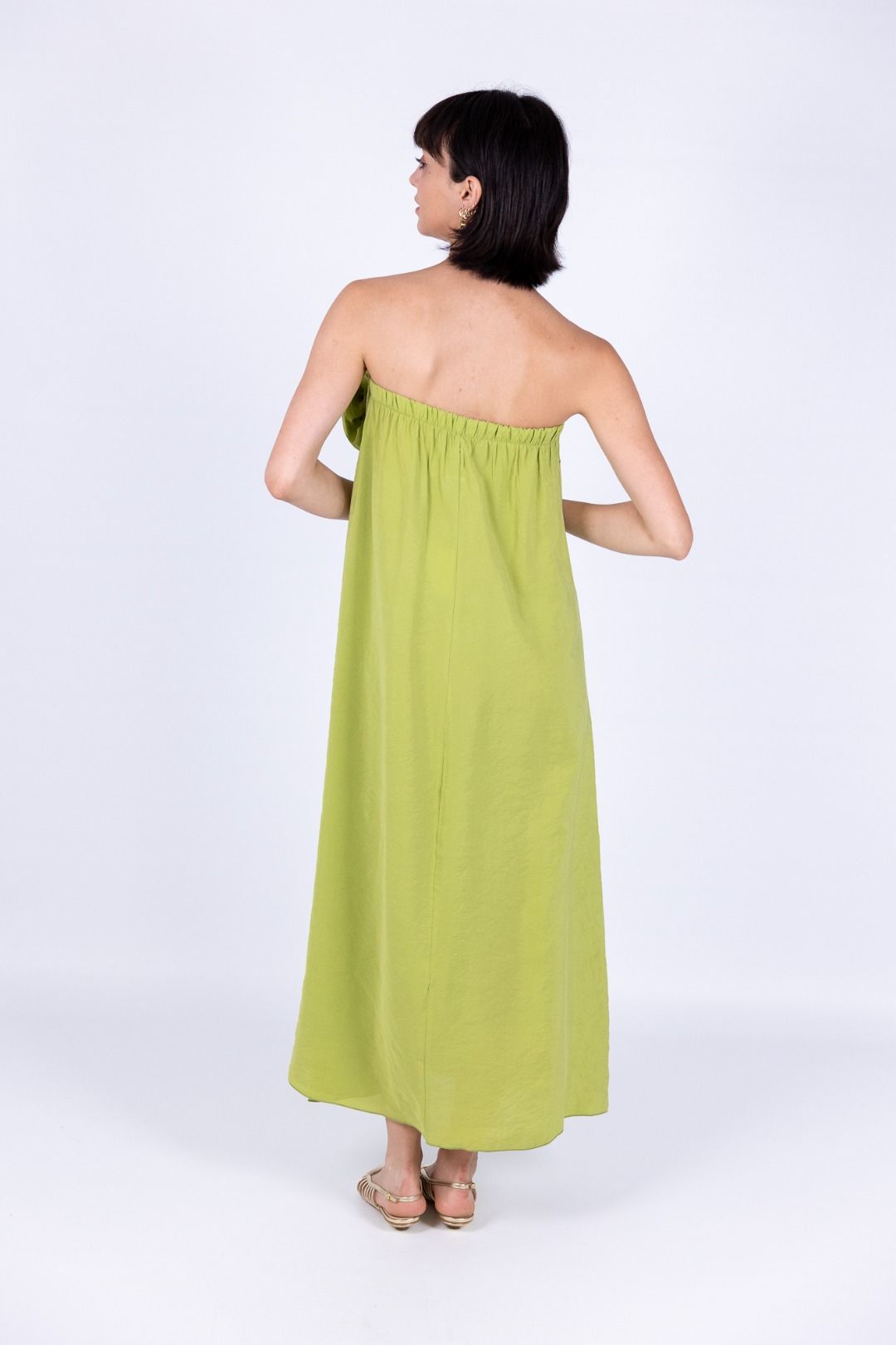 Tensione in - Abito con fiore