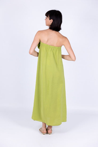 Tensione in - Abito con fiore
