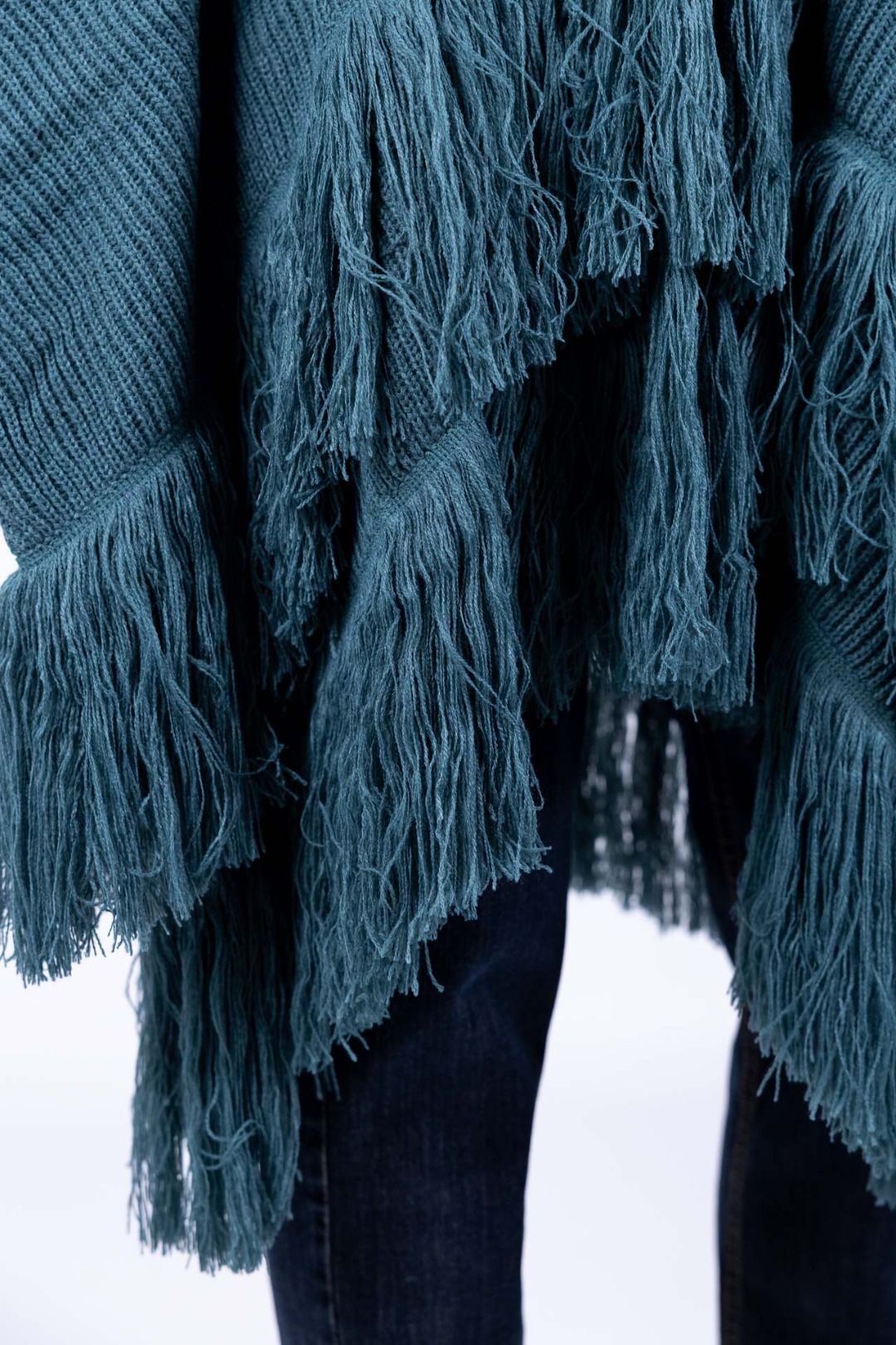 Surkana - Poncho con spilla e frange