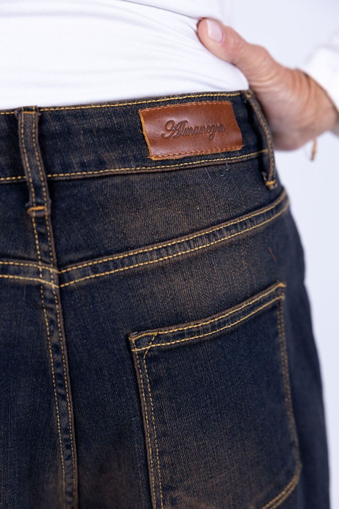 Almanegra - Jeans levante