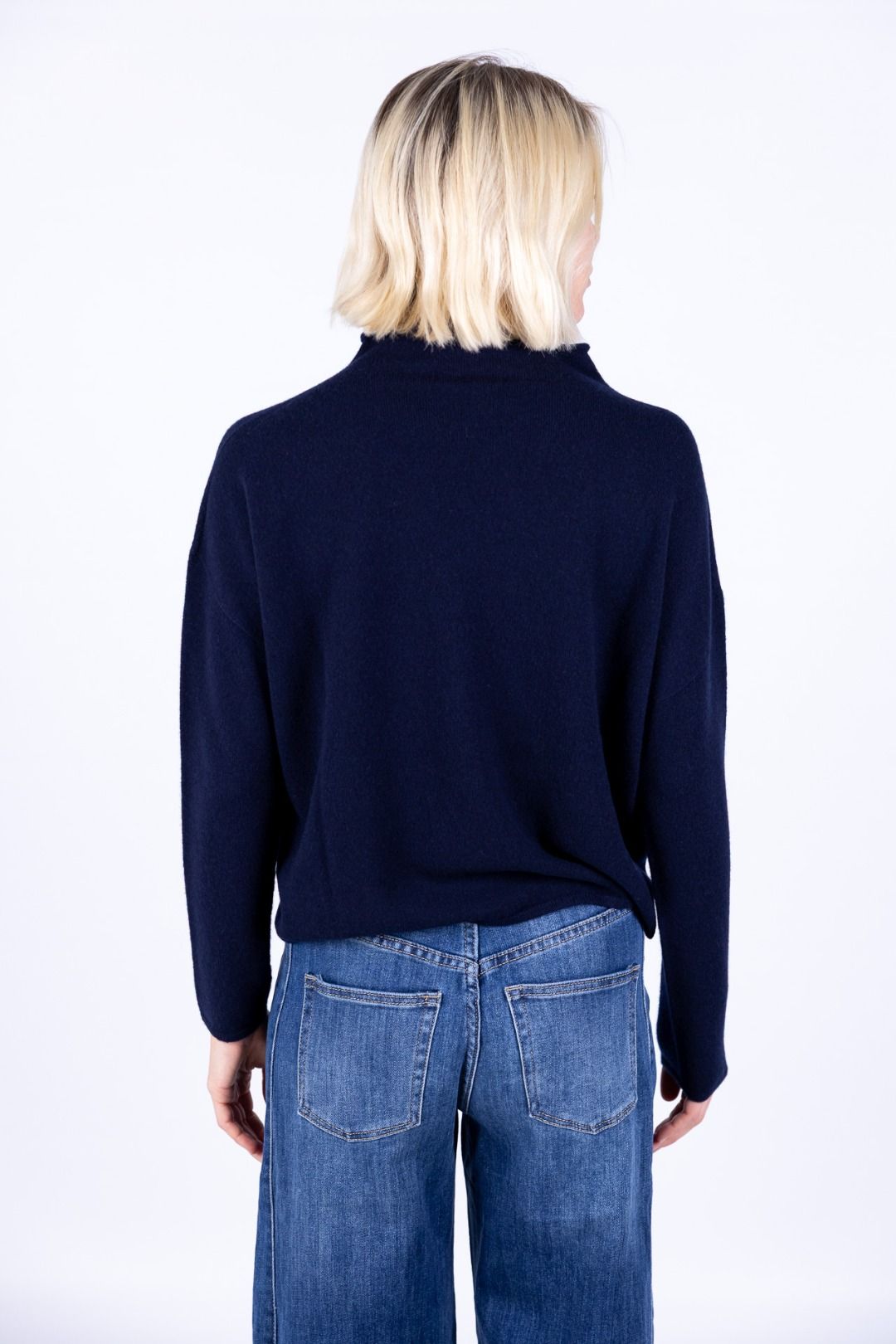 Nhoi Lab - Maglia con collo a cratere