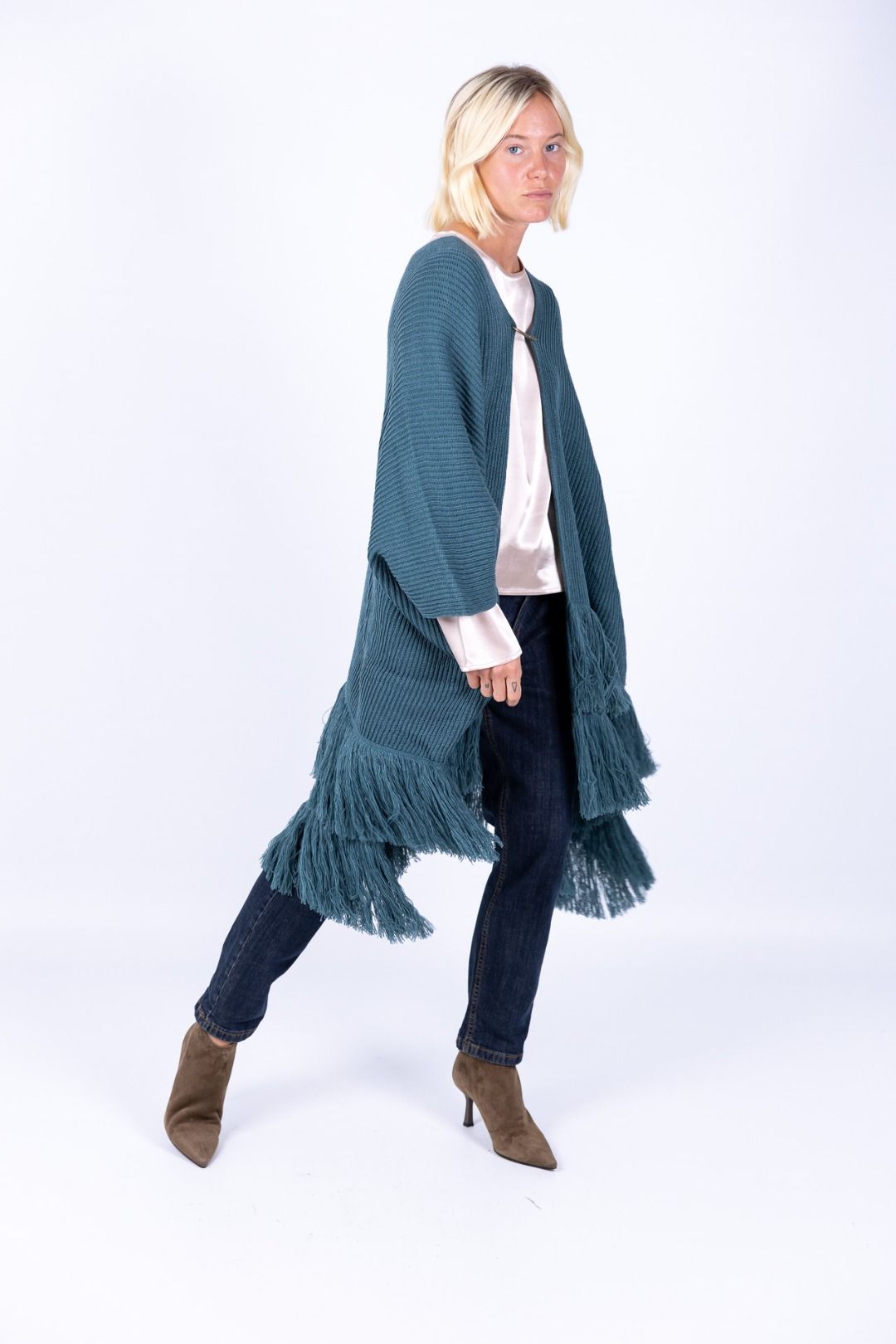 Surkana - Poncho con spilla e frange