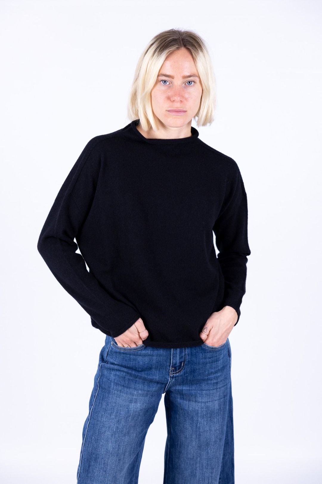 Nhoi Lab - Maglia con collo a cratere