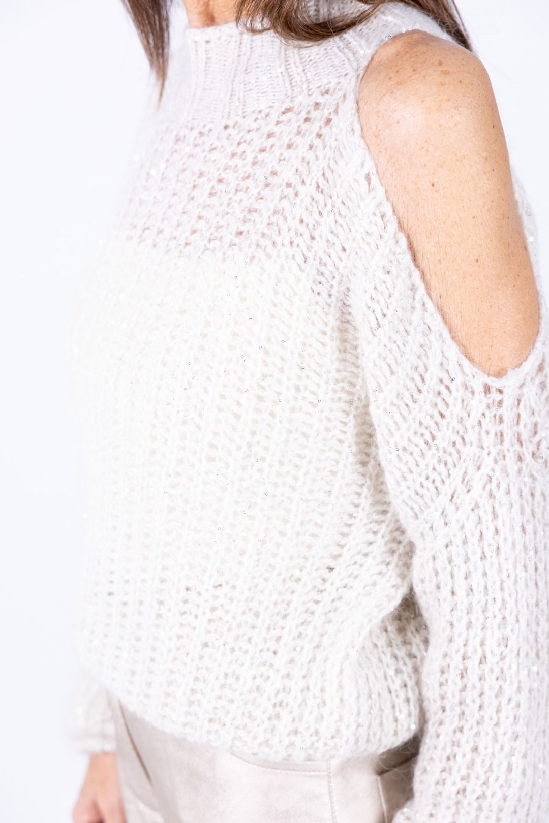 Tensione in - Maglia buco spalla