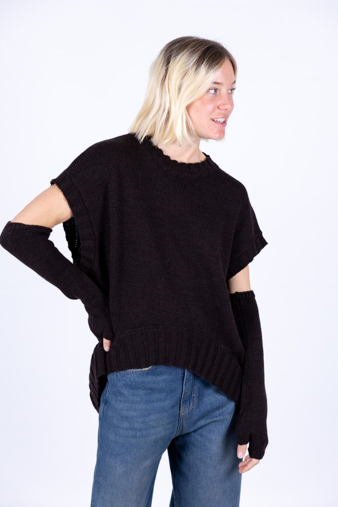 Tensione in - Gilet stondato con manicotti