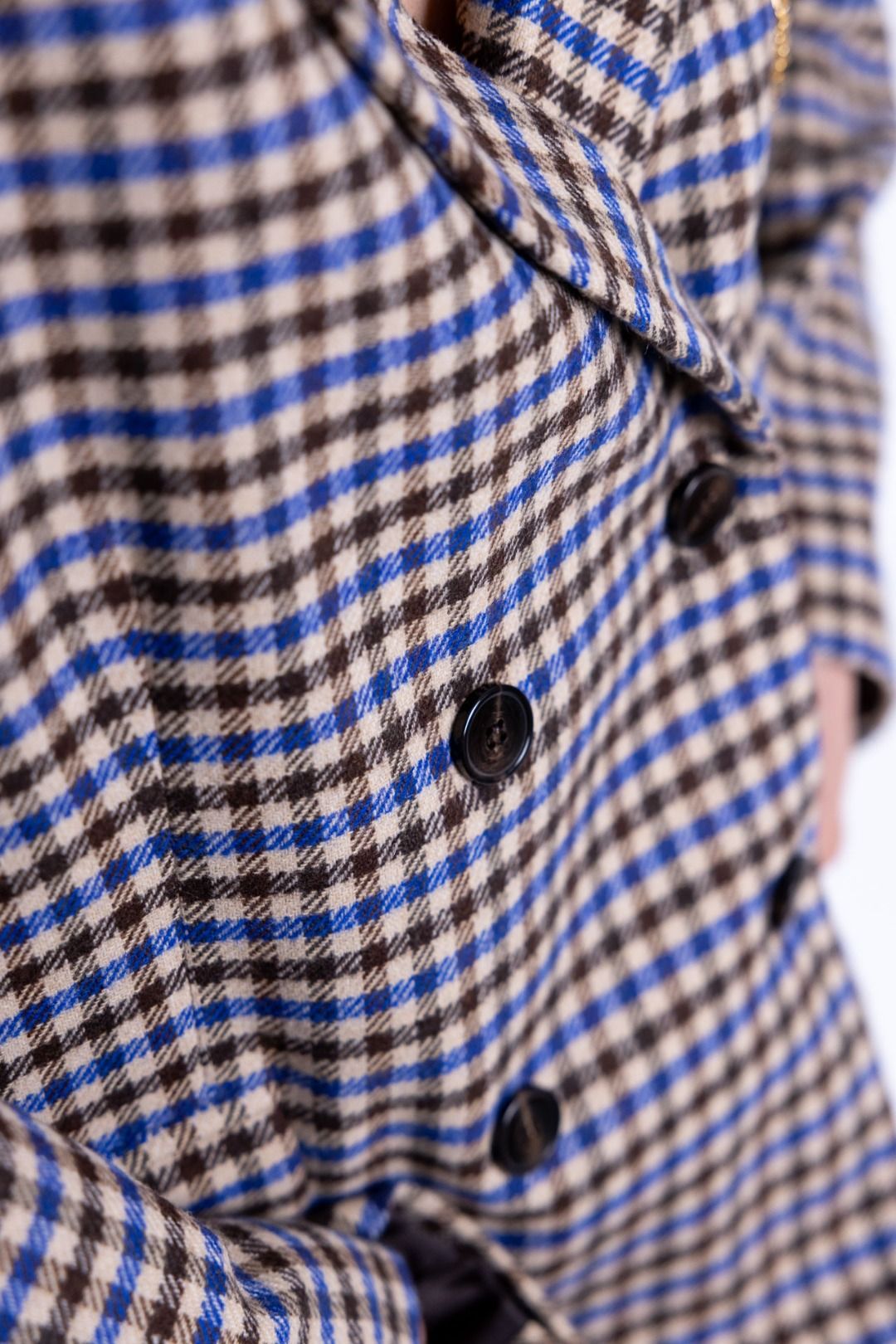 Tensione In - Giacca quadro con spilla