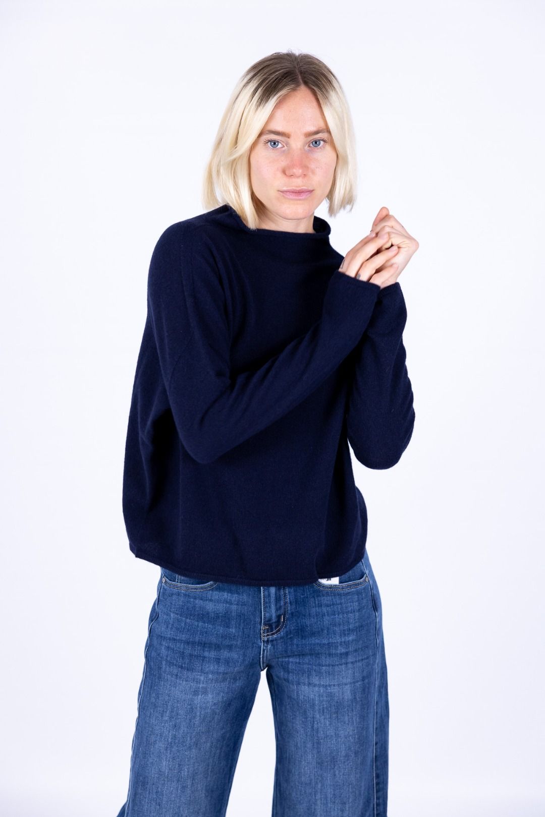 Nhoi Lab - Maglia con collo a cratere