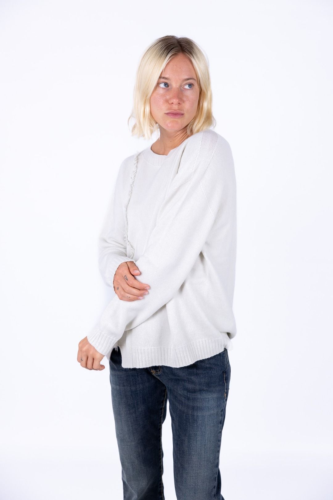 Arvs - Maglia barchetta con frangia verticale