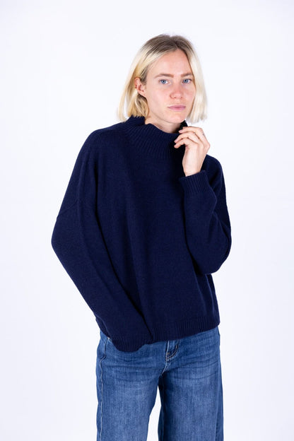 Nhoi Lab - Maglia ovetto con  collo cratere