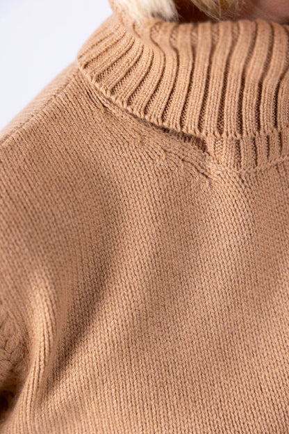Bottega Artigiana - Maglia collo alto treccina sulla spalla