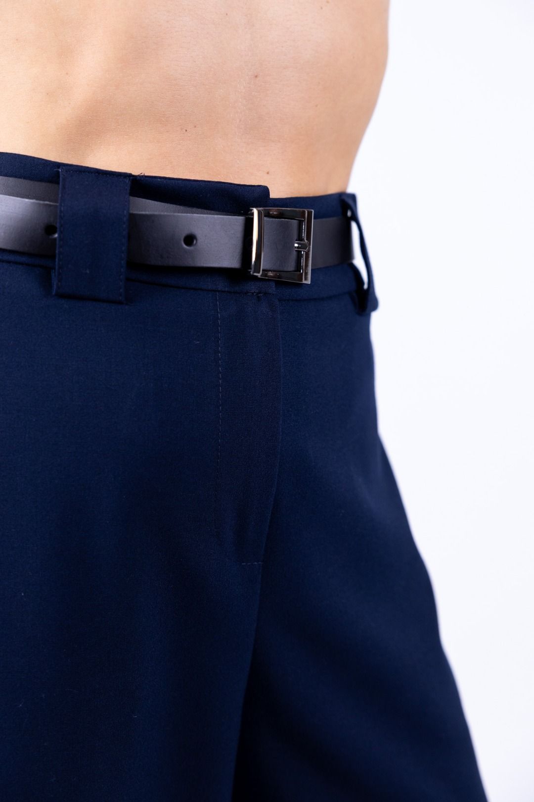 Tensione in - Pantalone con cintura