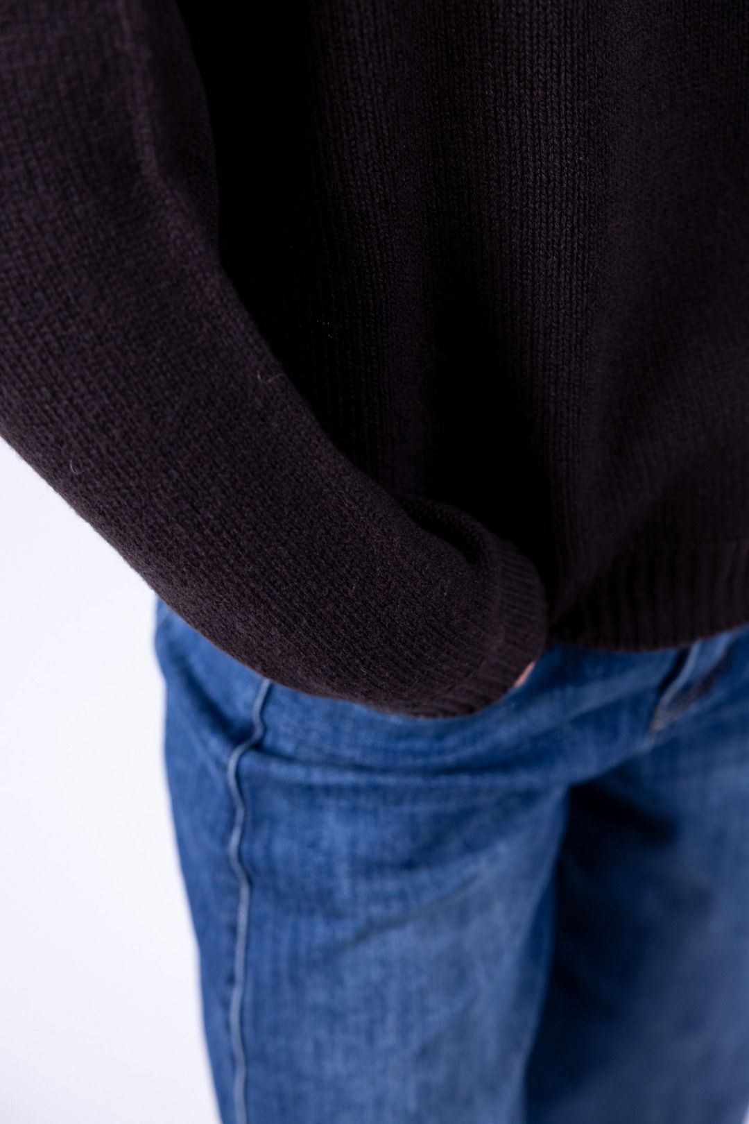 Nhoi Lab - Maglia ovetto con  collo cratere