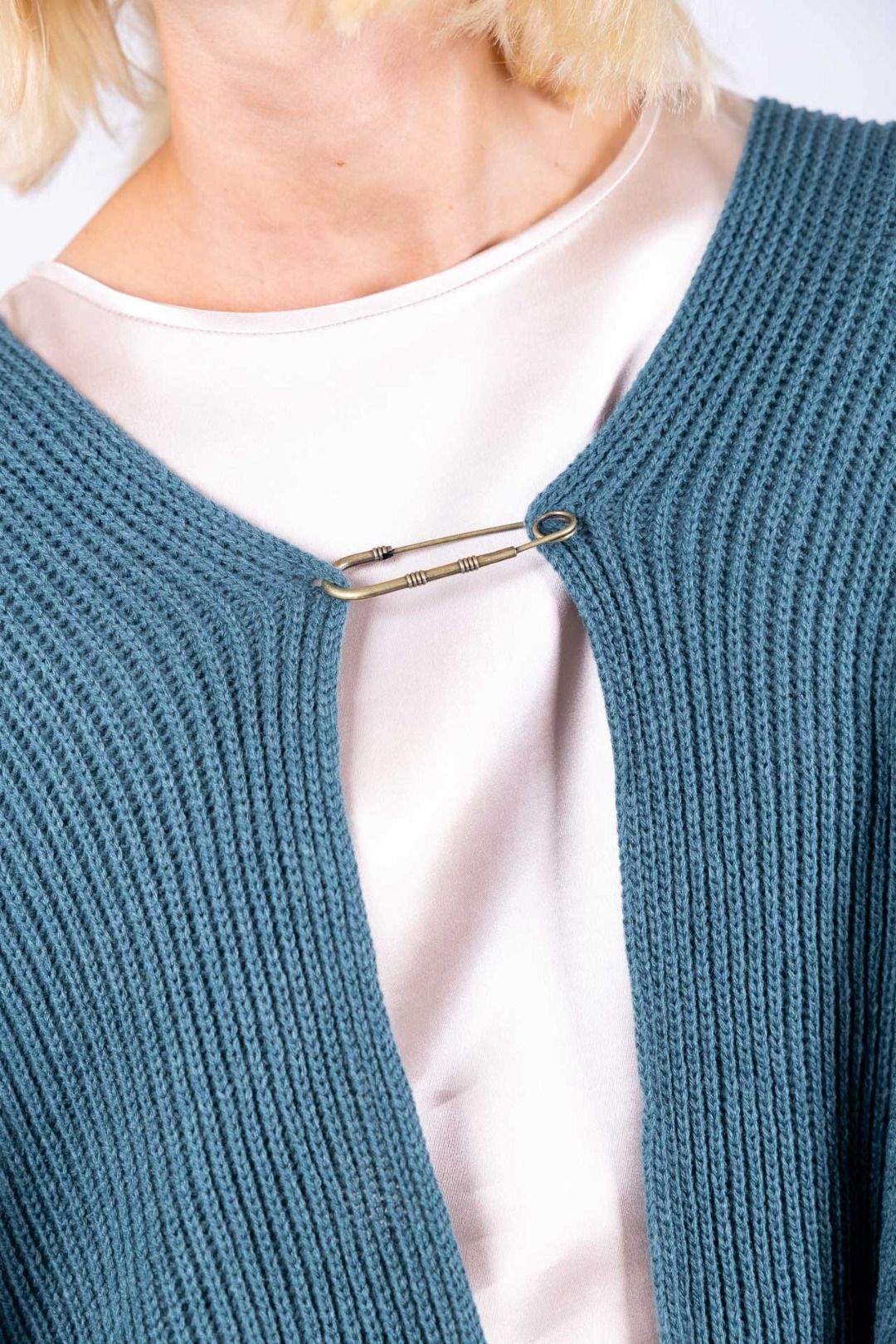 Surkana - Poncho con spilla e frange