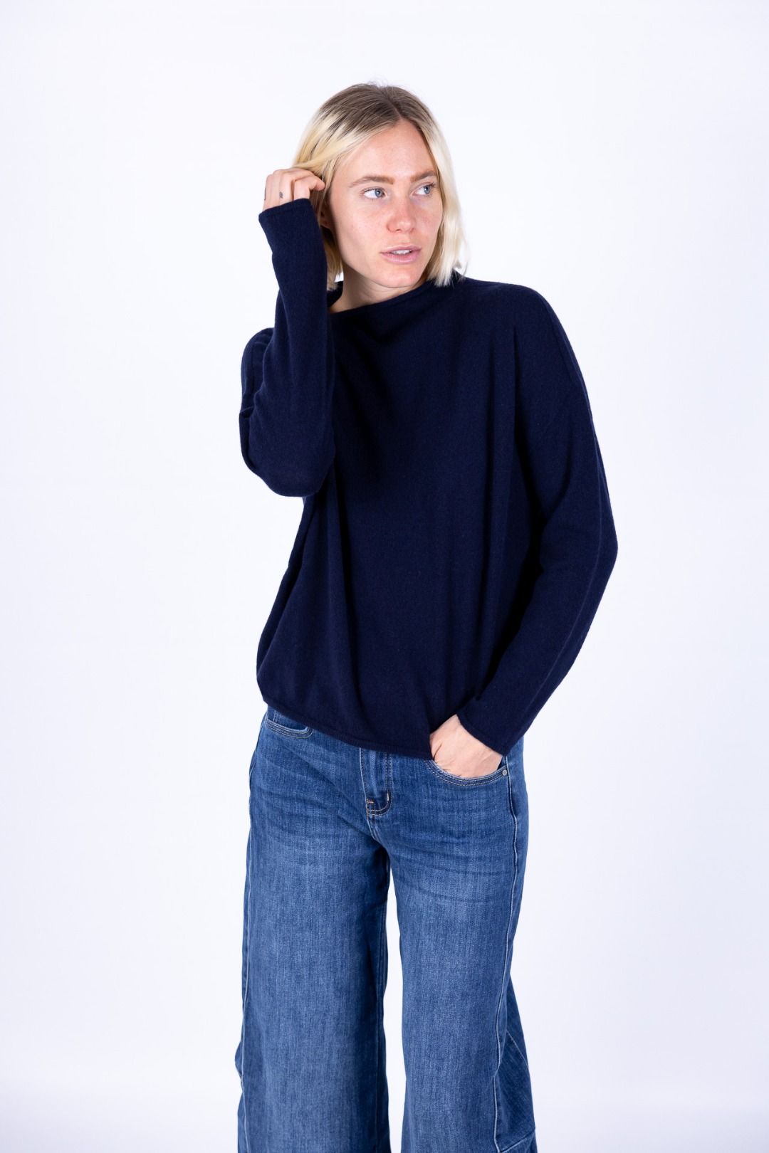 Nhoi Lab - Maglia con collo a cratere