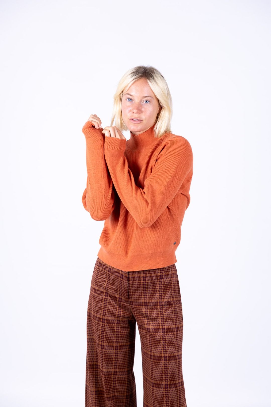 Surkana - Maglia slim collo lupetto