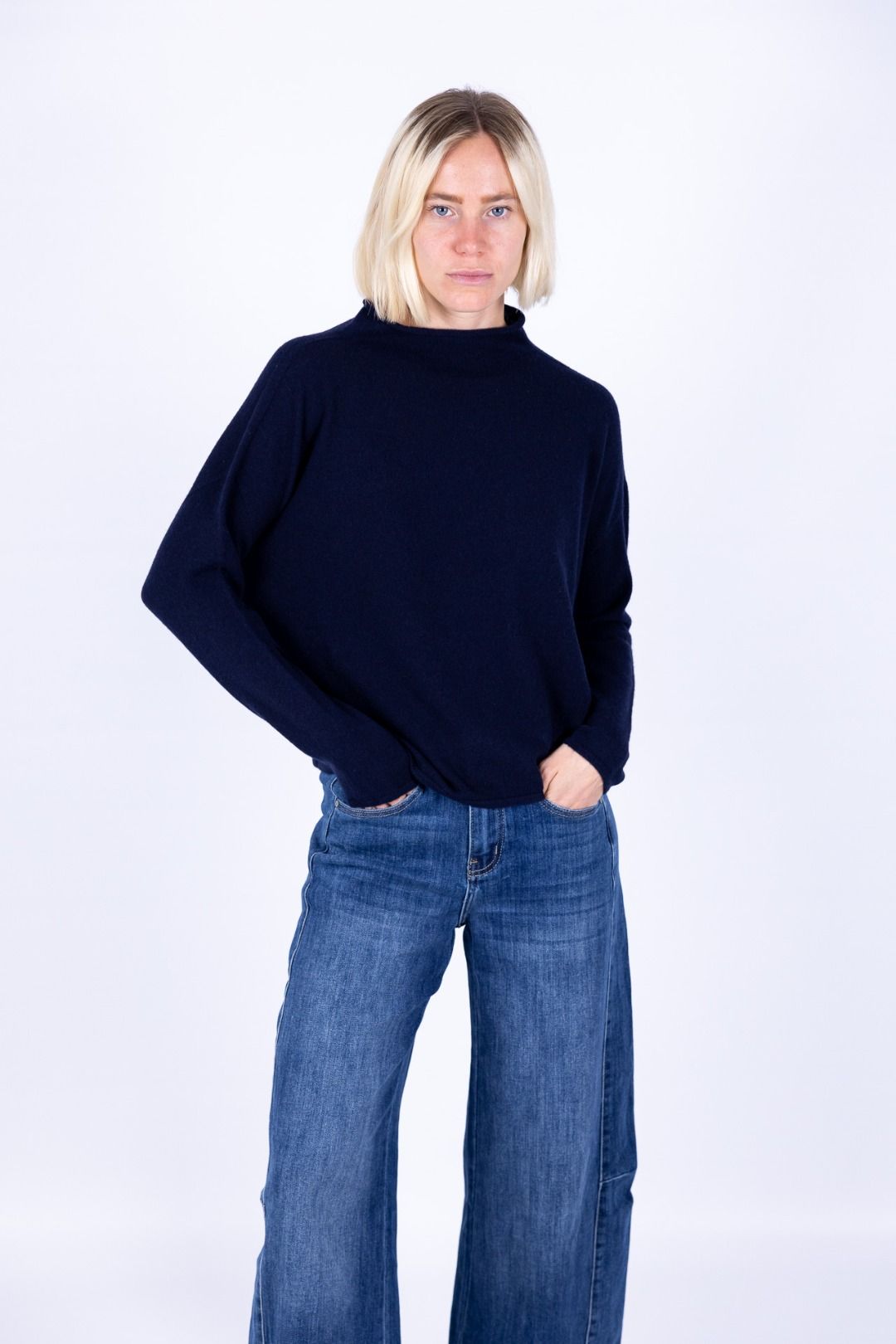 Nhoi Lab - Maglia con collo a cratere