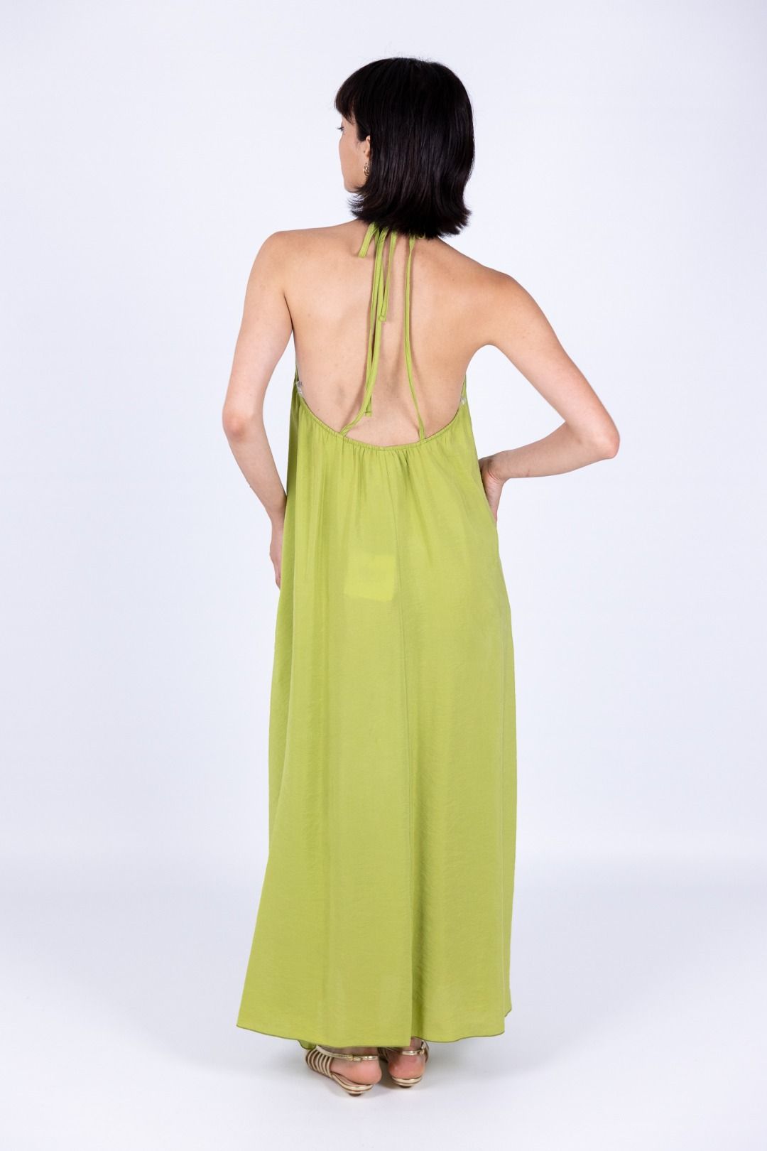 Tensione in - Abito con spalline e fiore