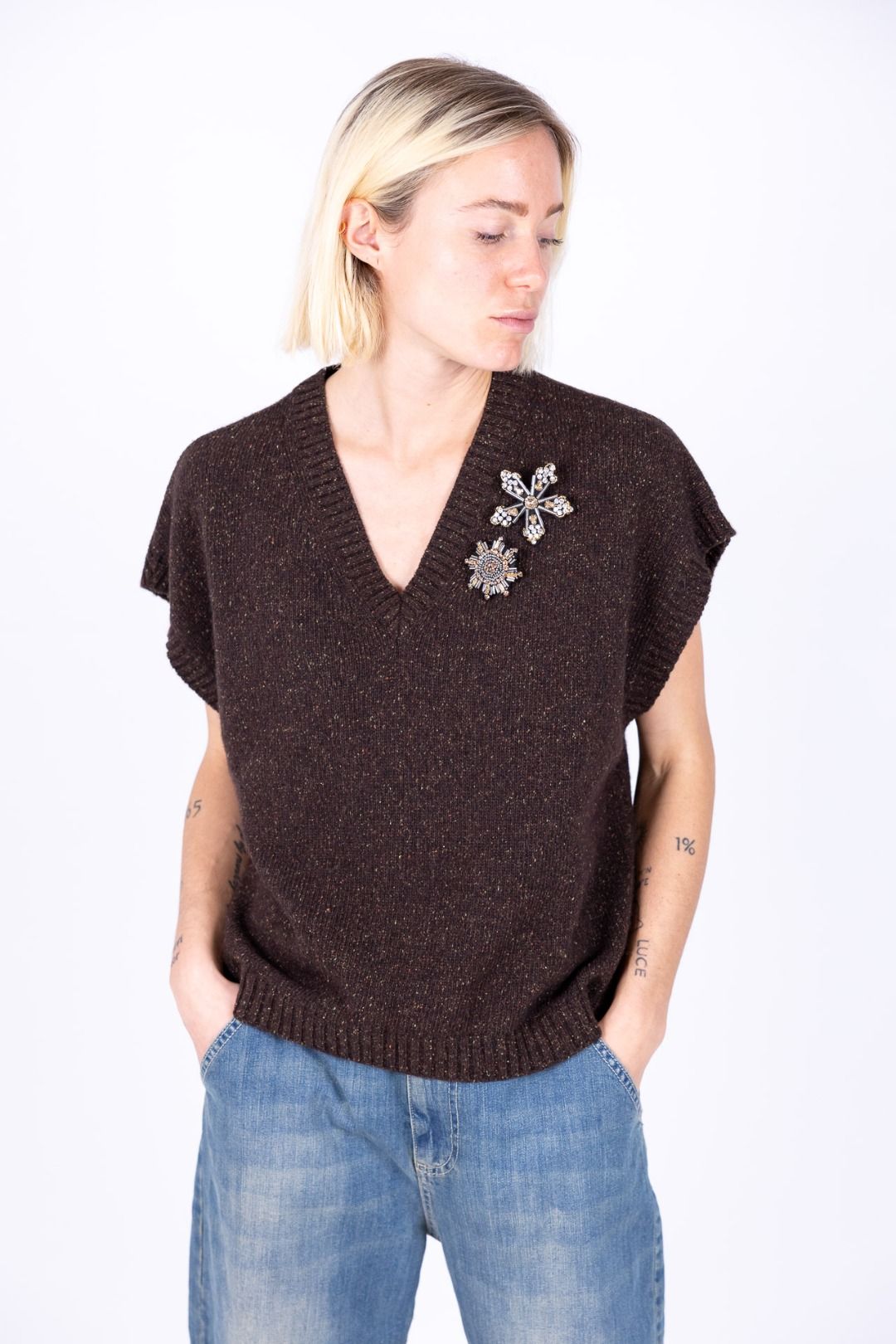 Tensione In - Gilet con spilla