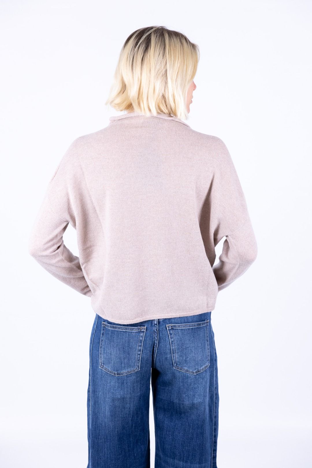 Nhoi Lab - Maglia con collo a cratere