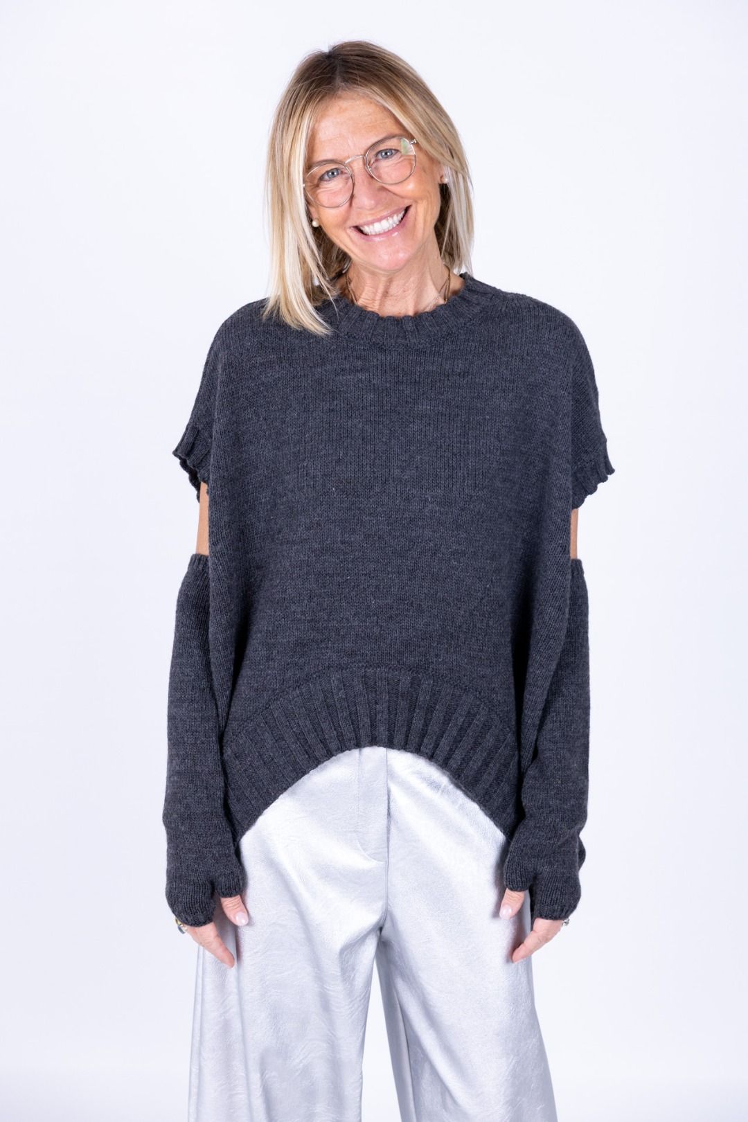 Tensione in - Gilet stondato con manicotti