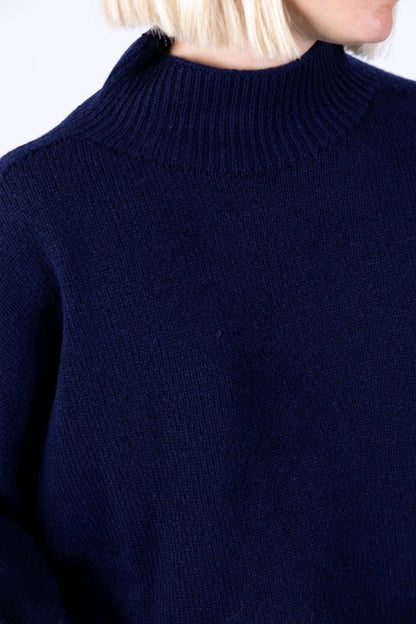 Nhoi Lab - Maglia ovetto con  collo cratere