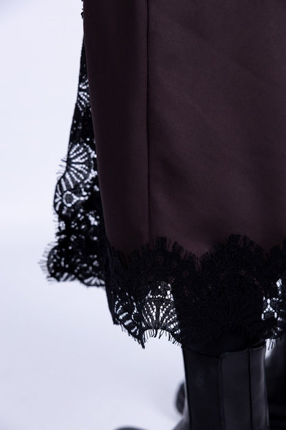 Tensione in - Gonna satin sbieco con pizzo