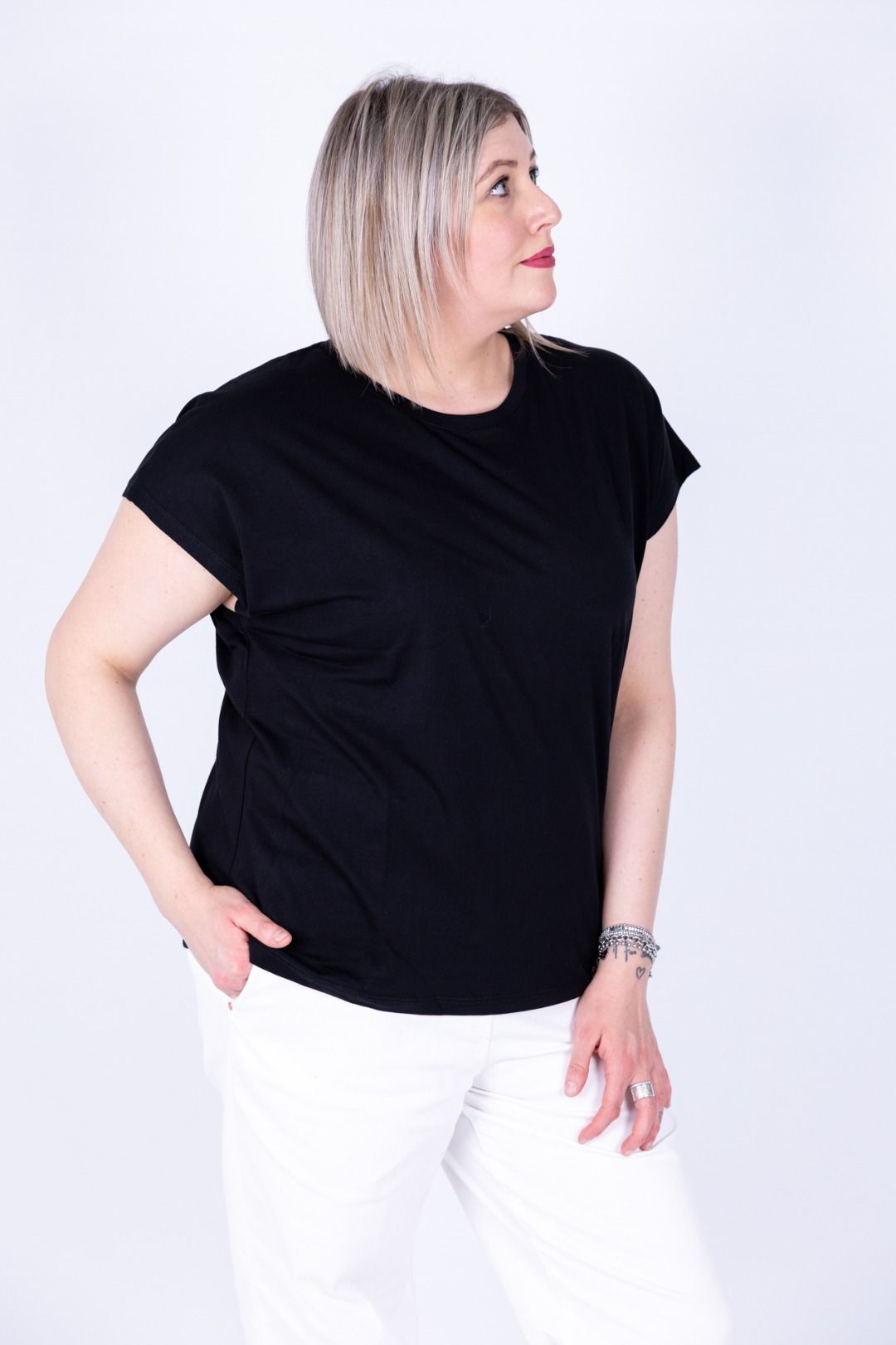 Susy Star - T-shirt scollo madonna