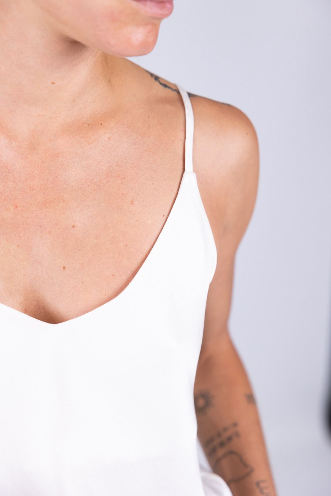 HaveOne - Top con bretellina scollo V