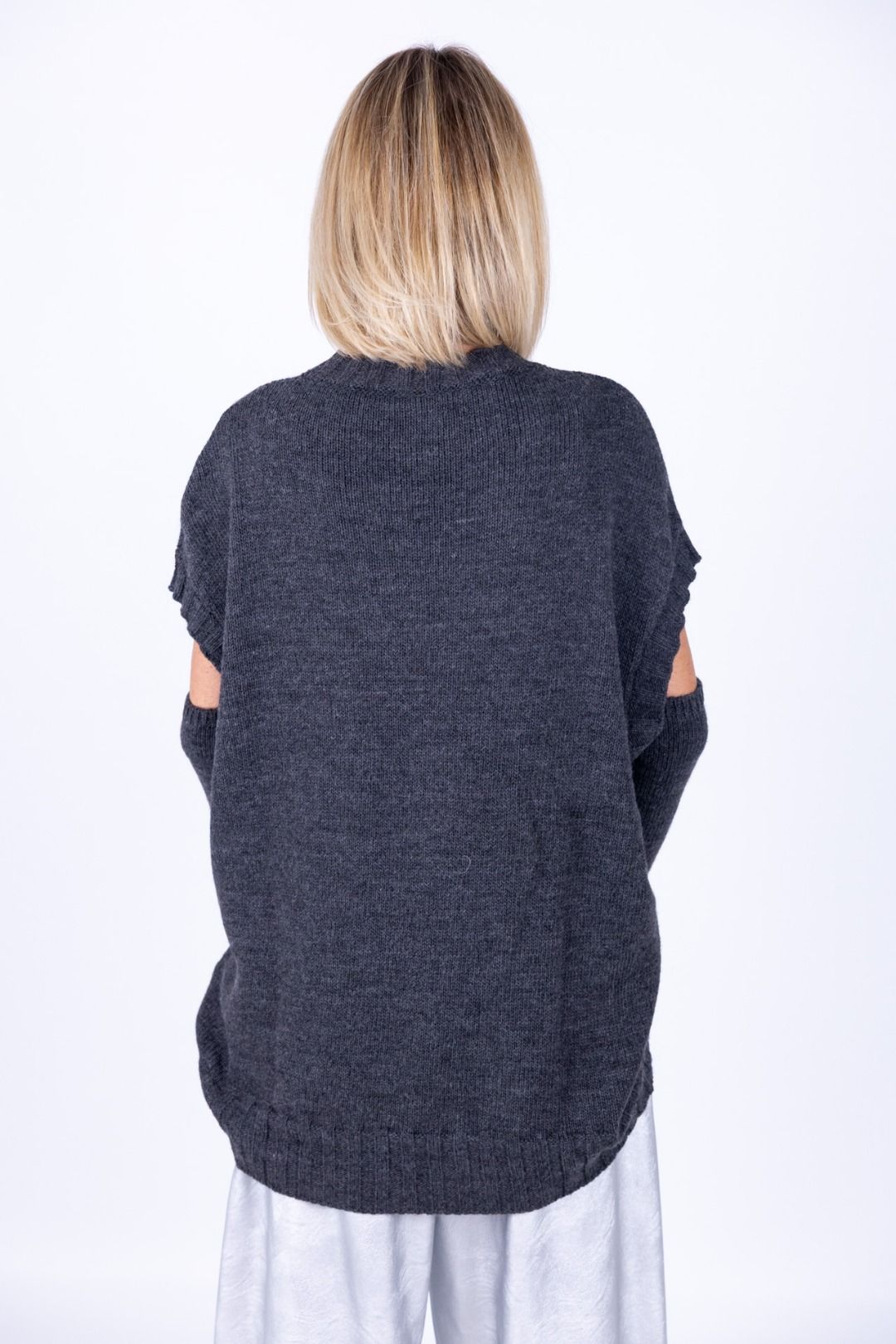 Tensione in - Gilet stondato con manicotti