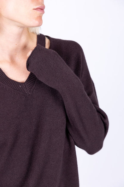 Tensione In - Maglia con buchi sulla spalla