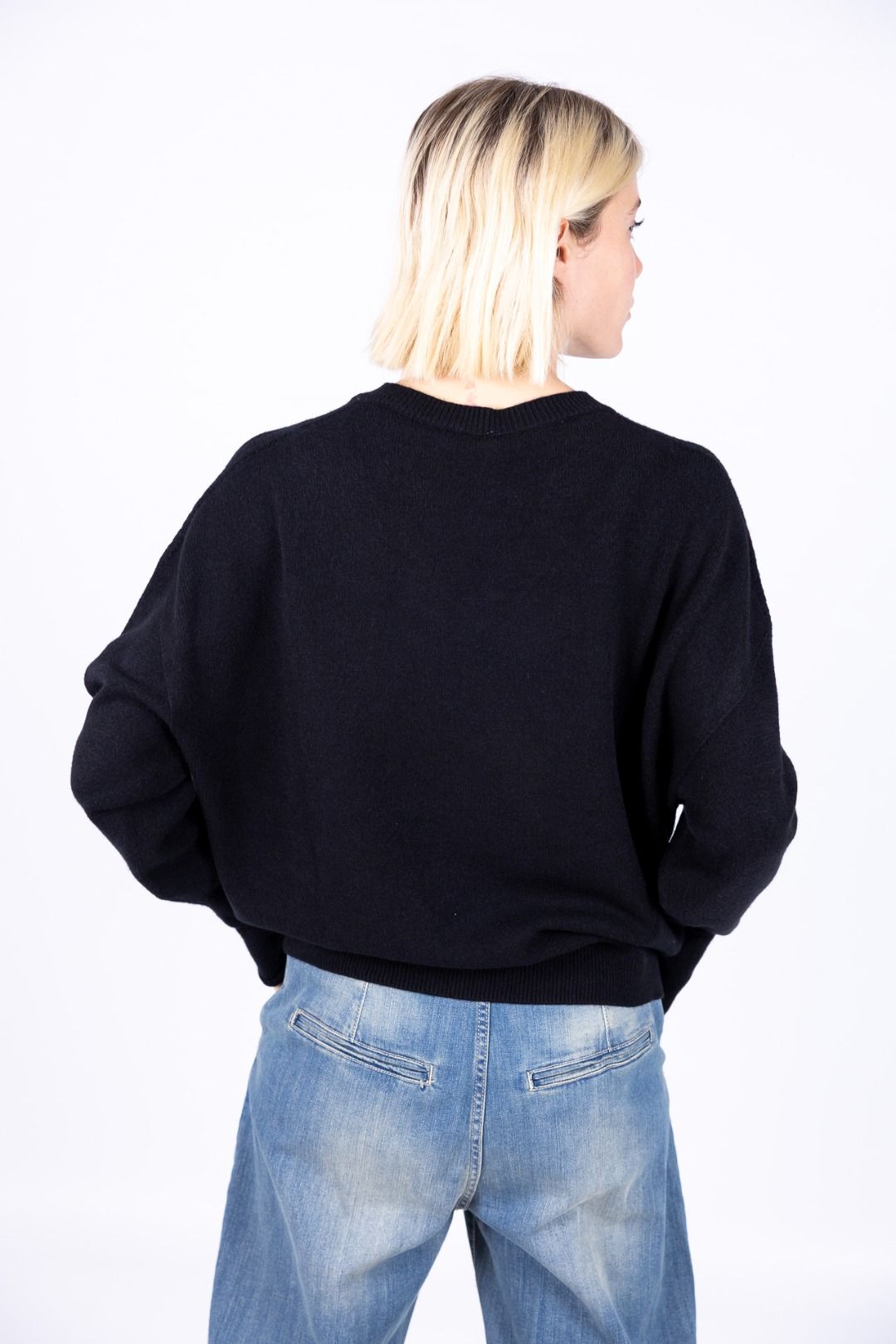 Tensione In - Maglia con buchi sulla spalla