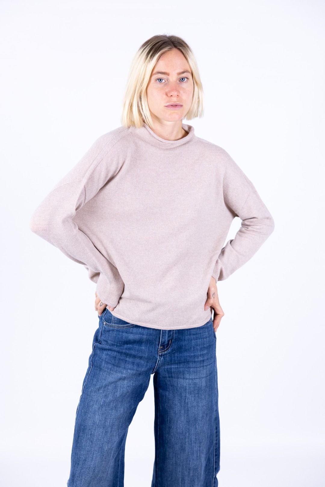 Nhoi Lab - Maglia con collo a cratere