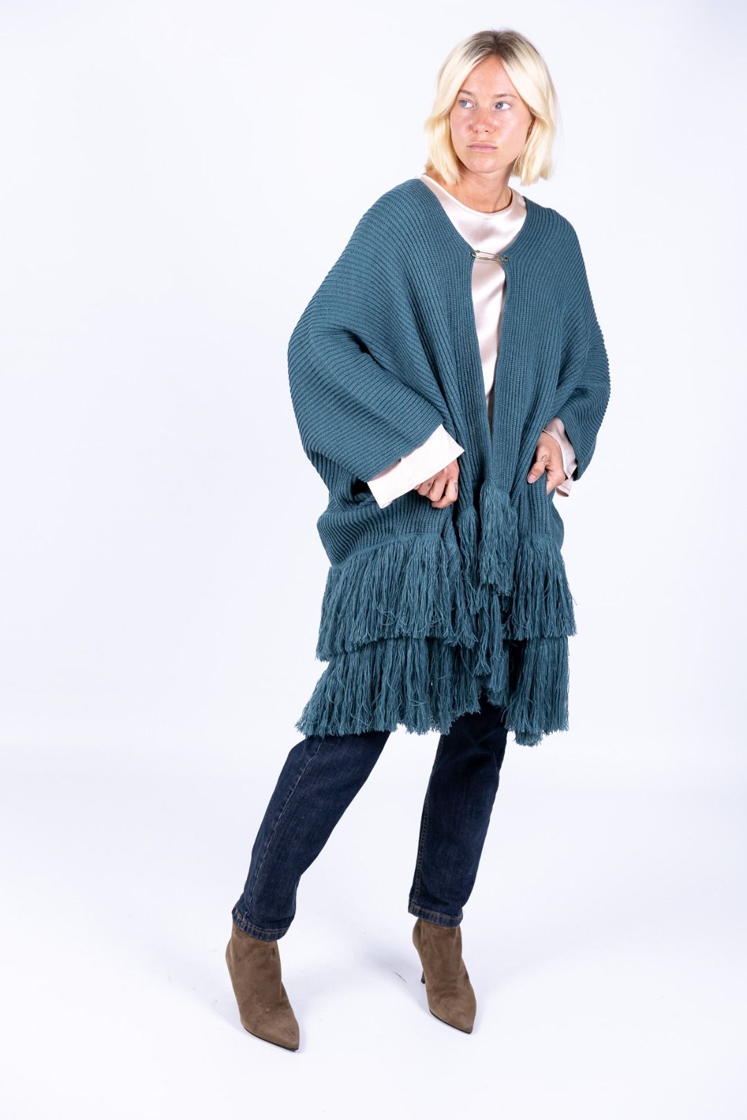 Surkana - Poncho con spilla e frange