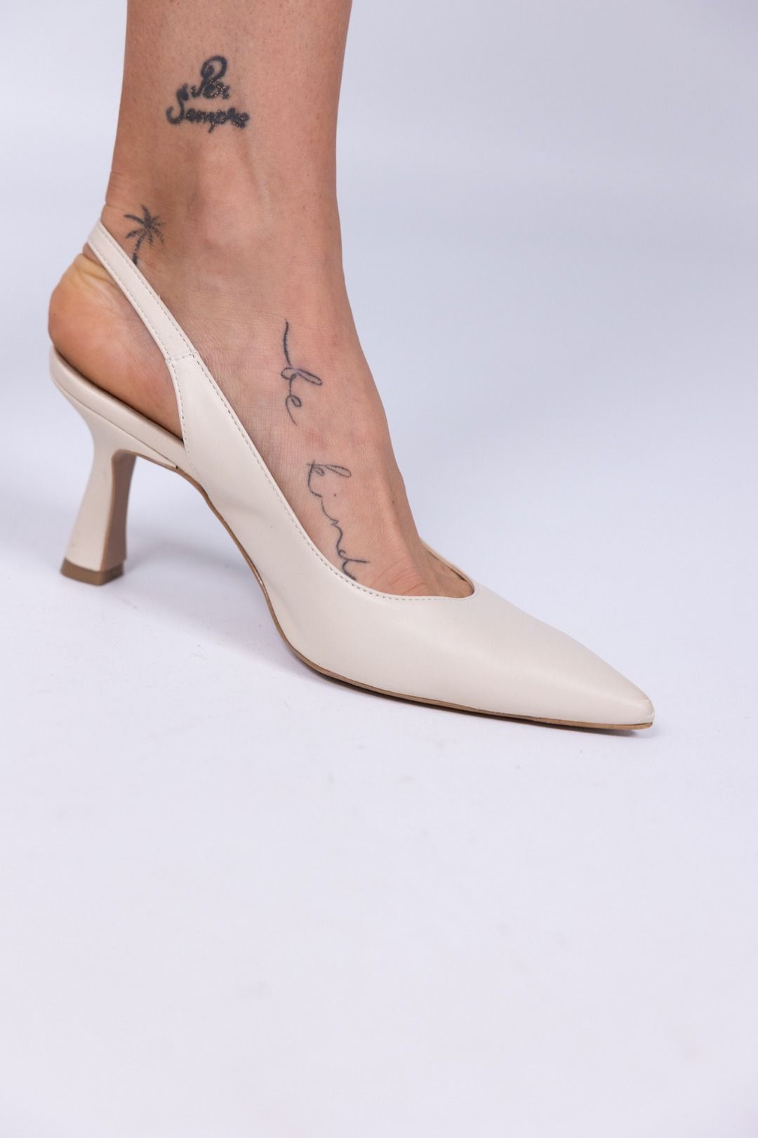 Ovyè - Scarpa slimback con tacco