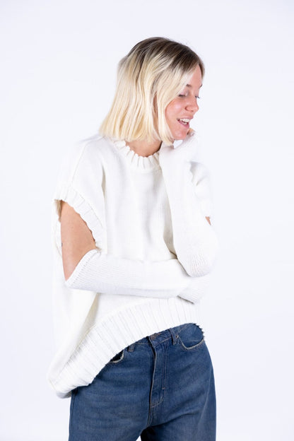 Tensione in - Gilet stondato con manicotti