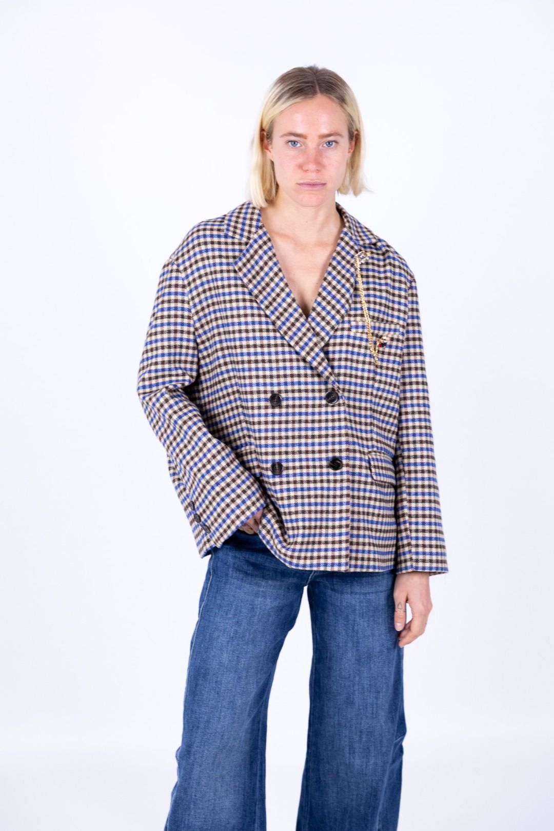 Tensione In - Giacca quadro con spilla