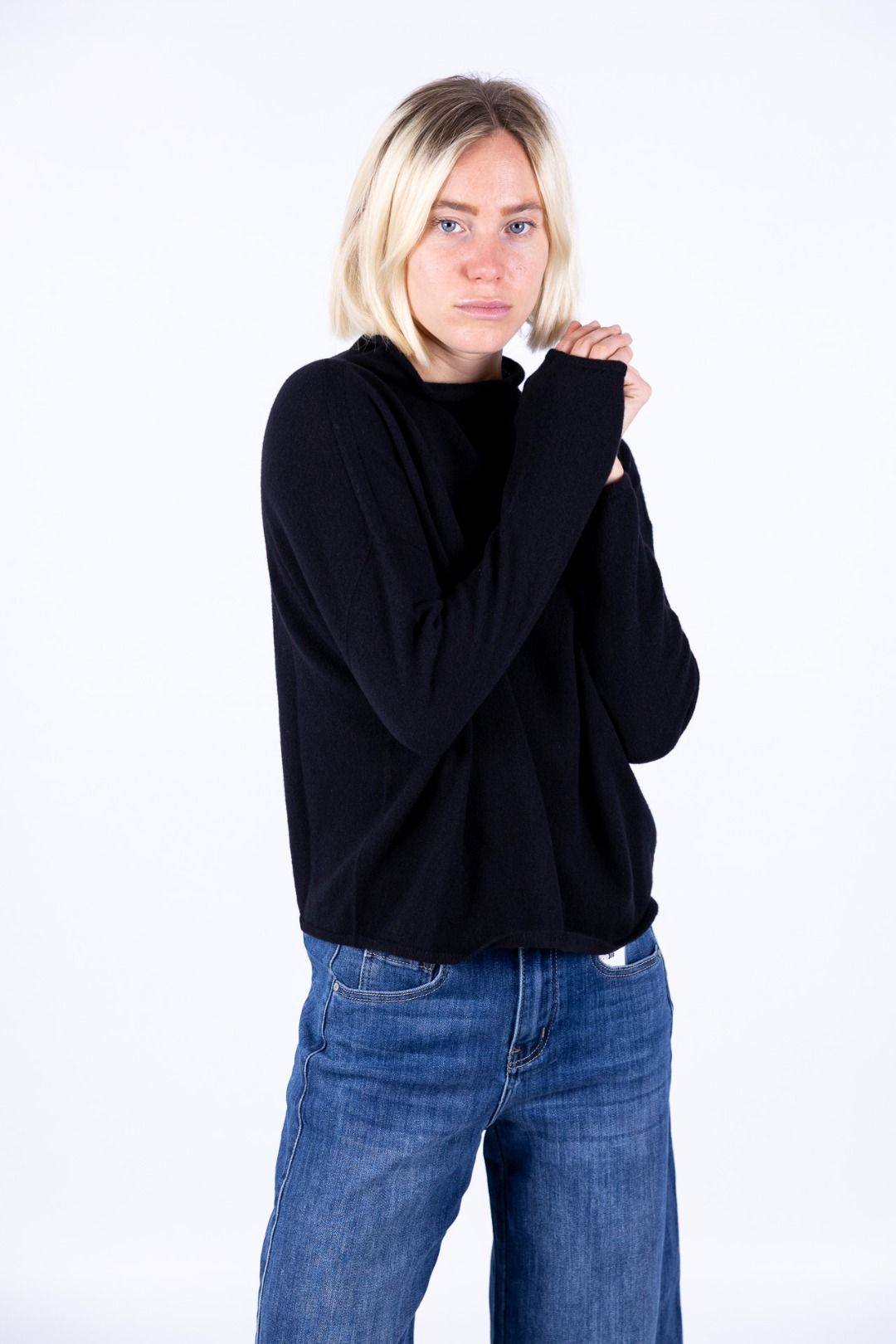 Nhoi Lab - Maglia con collo a cratere