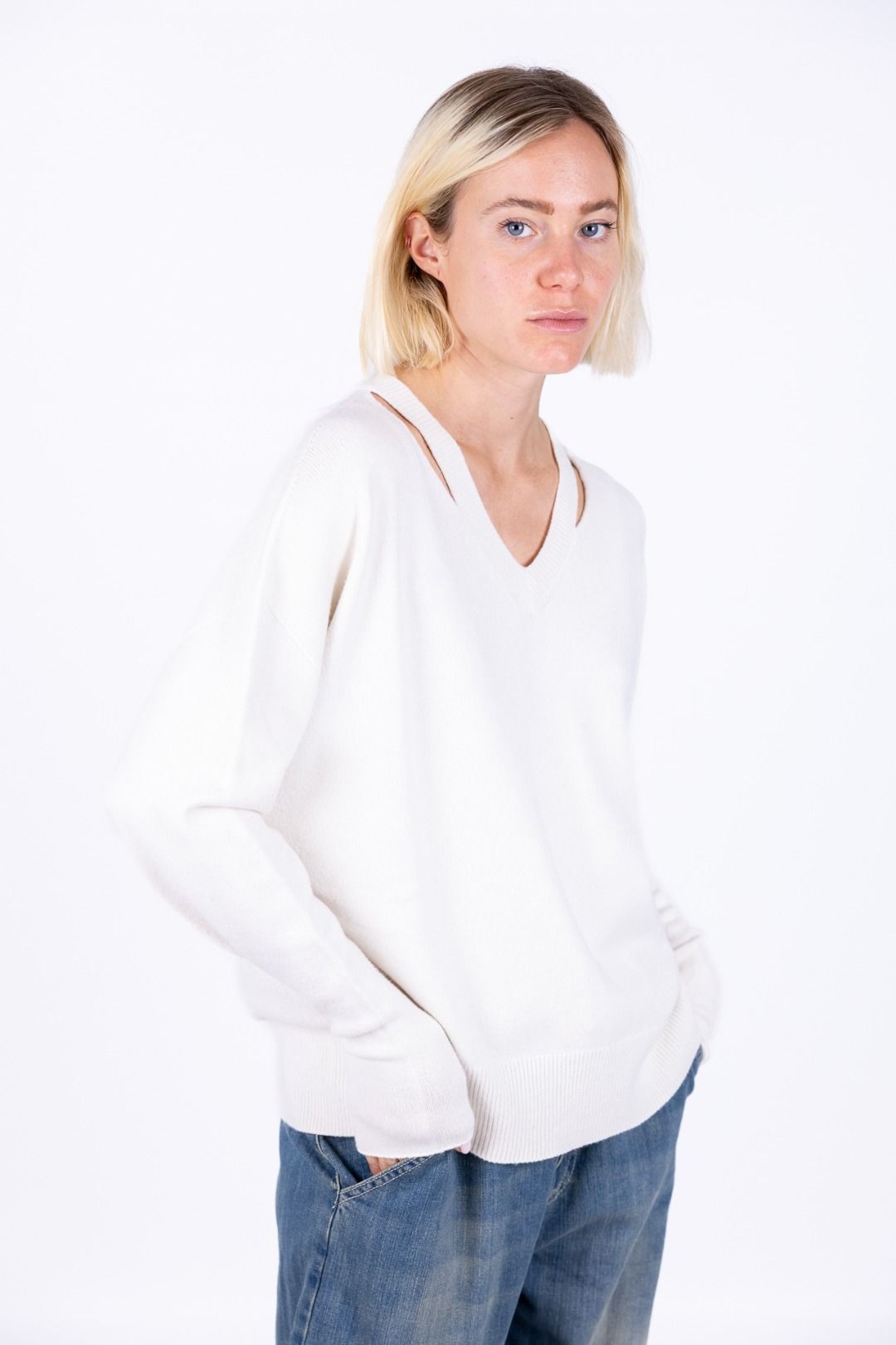 Tensione In - Maglia con buchi sulla spalla