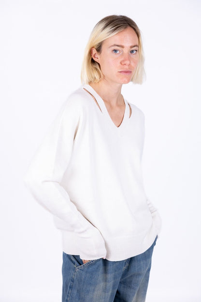 Tensione In - Maglia con buchi sulla spalla